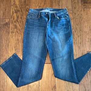 NWOT Old Navy Jeans - Curvy Profile Mid-rise